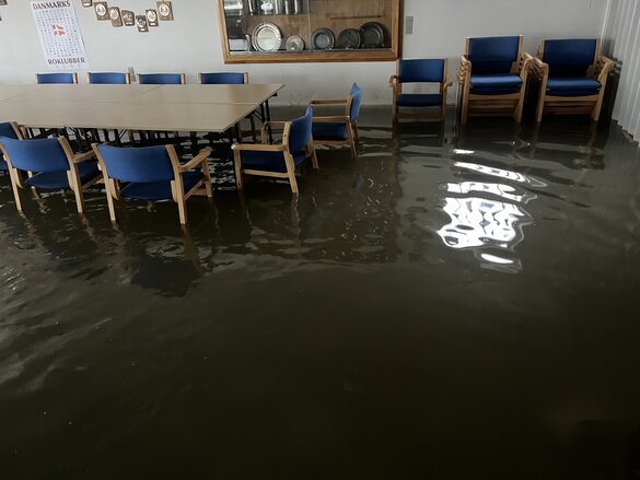 Die Sturmflut fand ihren Weg ins Innere des Vereinsheims.